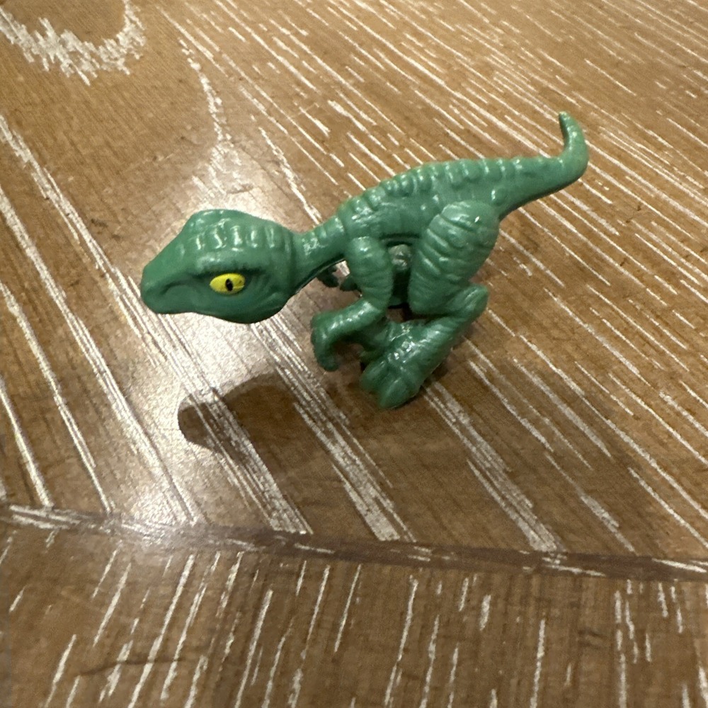 Jurassic World Camp Cretaceous Blue Green Raptor Dinosaur Action Figure 2.5"